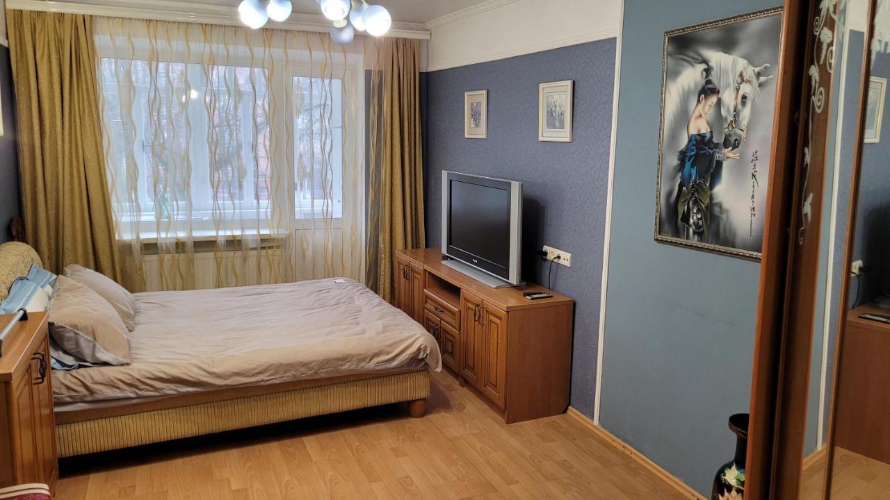 Апартаменти На Проспекті. Khmel'nyts'kyy Exterior photo